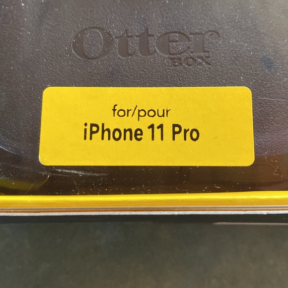 OtterBox Defender iPhone 11 Pro Case - Picture 2 of 4
